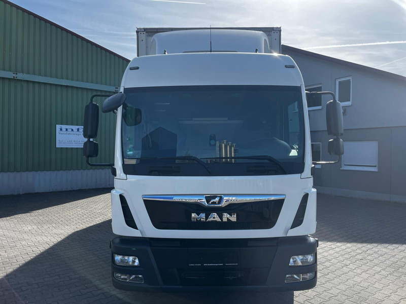 MAN TGL 8.220 - Truk dengan terpal samping: gambar 2 MAN TGL 8.220 - Truk dengan terpal samping: gambar 2