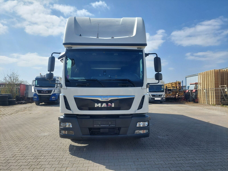 MAN TGL 8.220 - Truk dengan terpal samping: gambar 3 MAN TGL 8.220 - Truk dengan terpal samping: gambar 3