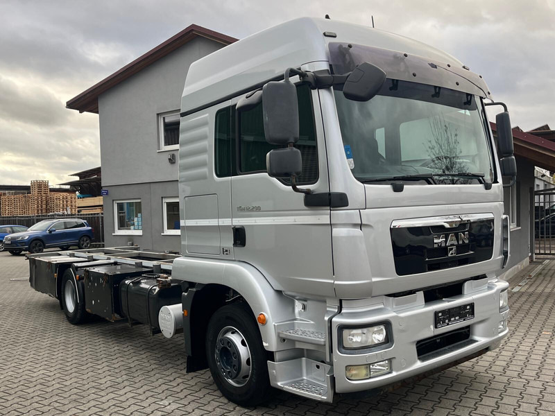MAN TGM 12.290 BDF 4x2 Euro 5 - Truk sasis: gambar 3 MAN TGM 12.290 BDF 4x2 Euro 5 - Truk sasis: gambar 3