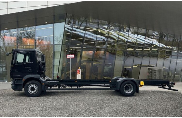 MAN TGM 18.320 4x2 BL CH Fahrgestell Euro 6 NEU Rechtslenker - Truk sasis: gambar 5 MAN TGM 18.320 4x2 BL CH Fahrgestell Euro 6 NEU Rechtslenker - Truk sasis: gambar 5