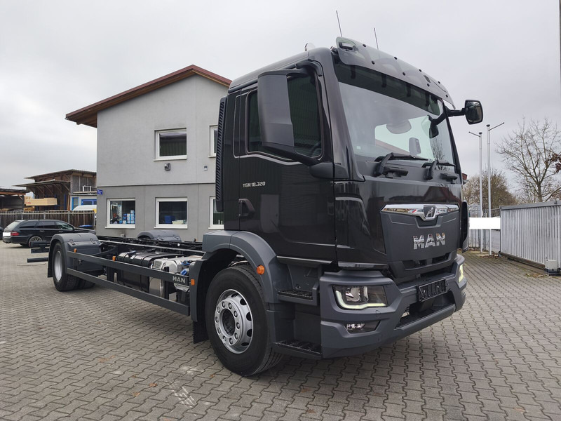 MAN TGM 18.320 4x2BL CH Fahrgestell Euro 6 Rechtslenker - Truk sasis: gambar 2 MAN TGM 18.320 4x2BL CH Fahrgestell Euro 6 Rechtslenker - Truk sasis: gambar 2