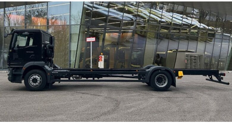 MAN TGM 18.320 4x2BL CH Fahrgestell Euro 6 Rechtslenker NEU - Truk sasis: gambar 5 MAN TGM 18.320 4x2BL CH Fahrgestell Euro 6 Rechtslenker NEU - Truk sasis: gambar 5