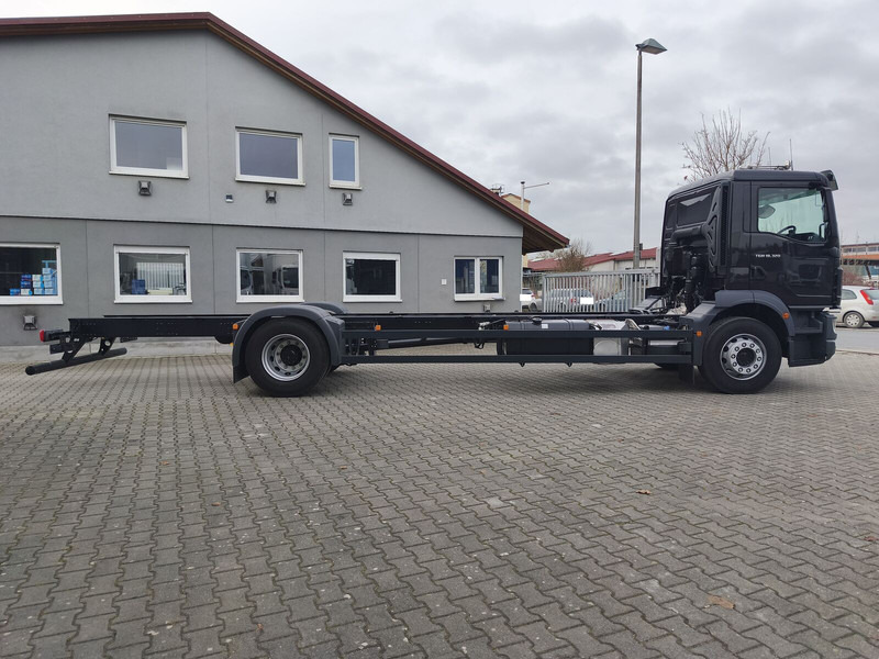 MAN TGM 18.320 TGM 18.320 4x2 BL CH Fahrgestell Euro 6 Rechtslenker - Truk sasis: gambar 4 MAN TGM 18.320 TGM 18.320 4x2 BL CH Fahrgestell Euro 6 Rechtslenker - Truk sasis: gambar 4