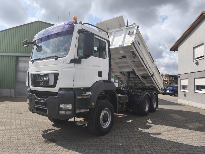 MAN TGS 26.400 6x6 GL Meiller Dreiseitenkipper Bordmatik Plane Euro - Truk jungkit: gambar 2 MAN TGS 26.400 6x6 GL Meiller Dreiseitenkipper Bordmatik Plane Euro - Truk jungkit: gambar 2