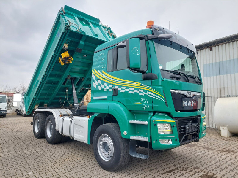 MAN TGS 26.460 - Truk jungkit: gambar 3 MAN TGS 26.460 - Truk jungkit: gambar 3
