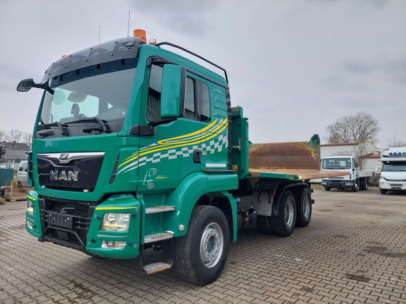 MAN TGS 26.460 - Truk jungkit: gambar 1 MAN TGS 26.460 - Truk jungkit: gambar 1