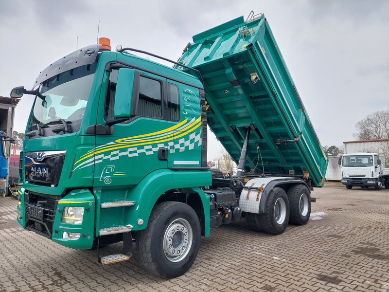 MAN TGS 26.460 - Truk jungkit: gambar 2 MAN TGS 26.460 - Truk jungkit: gambar 2