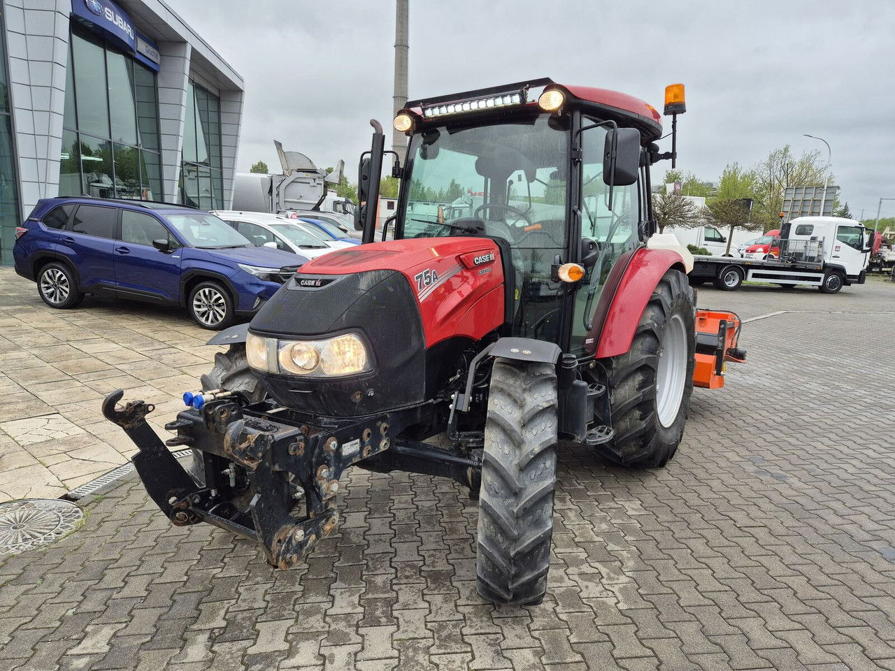 Case IH Farmall 75 / 2022 / Only 1853 MTH / Sweeper + Plow Extra / 1 OWN - Traktor: gambar 2 Case IH Farmall 75 / 2022 / Only 1853 MTH / Sweeper + Plow Extra / 1 OWN - Traktor: gambar 2