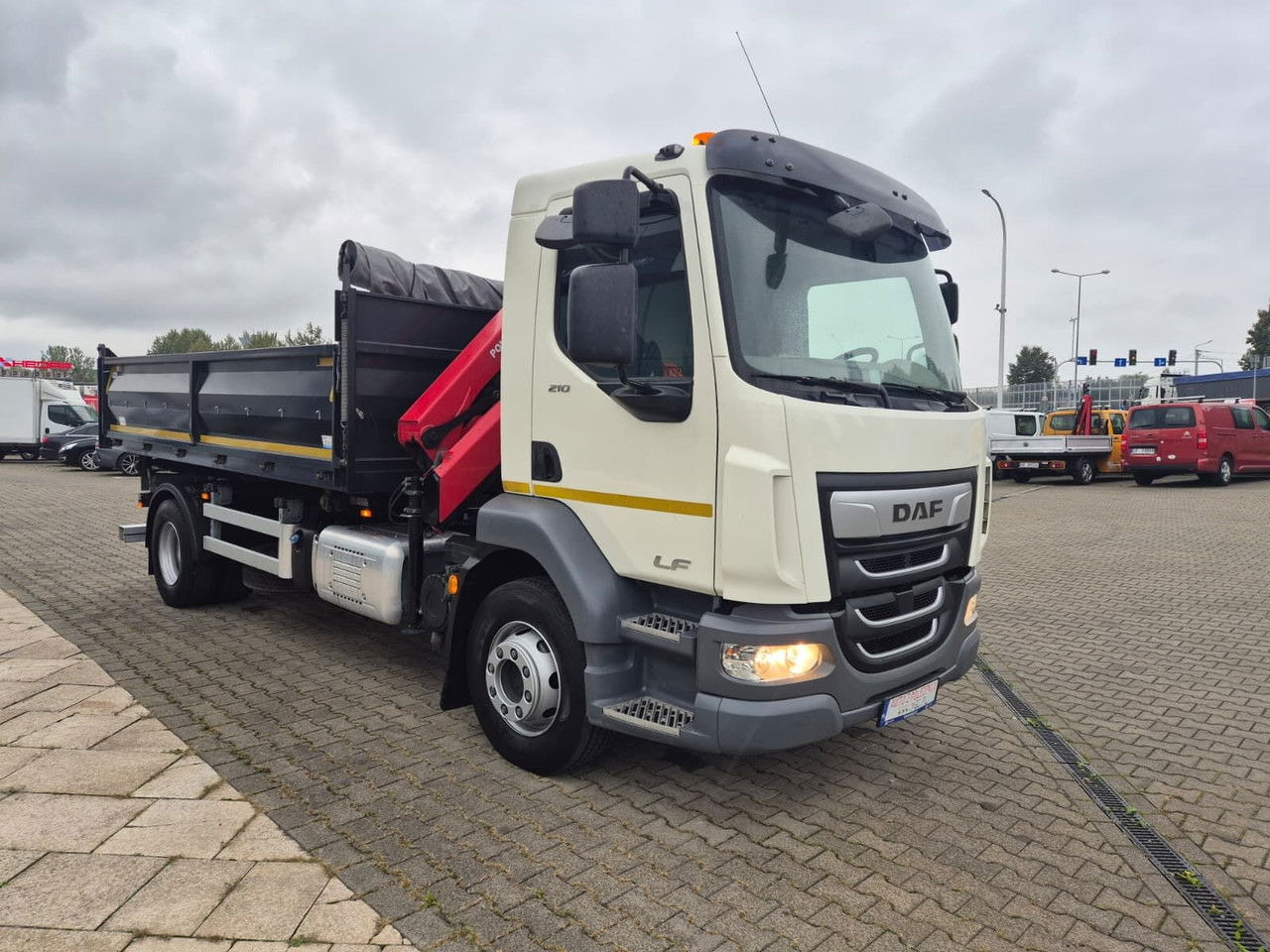 DAF LF 210 HDS HMF / Kipper / Like NEW - Truk jungkit, Truk derek: gambar 4 DAF LF 210 HDS HMF / Kipper / Like NEW - Truk jungkit, Truk derek: gambar 4