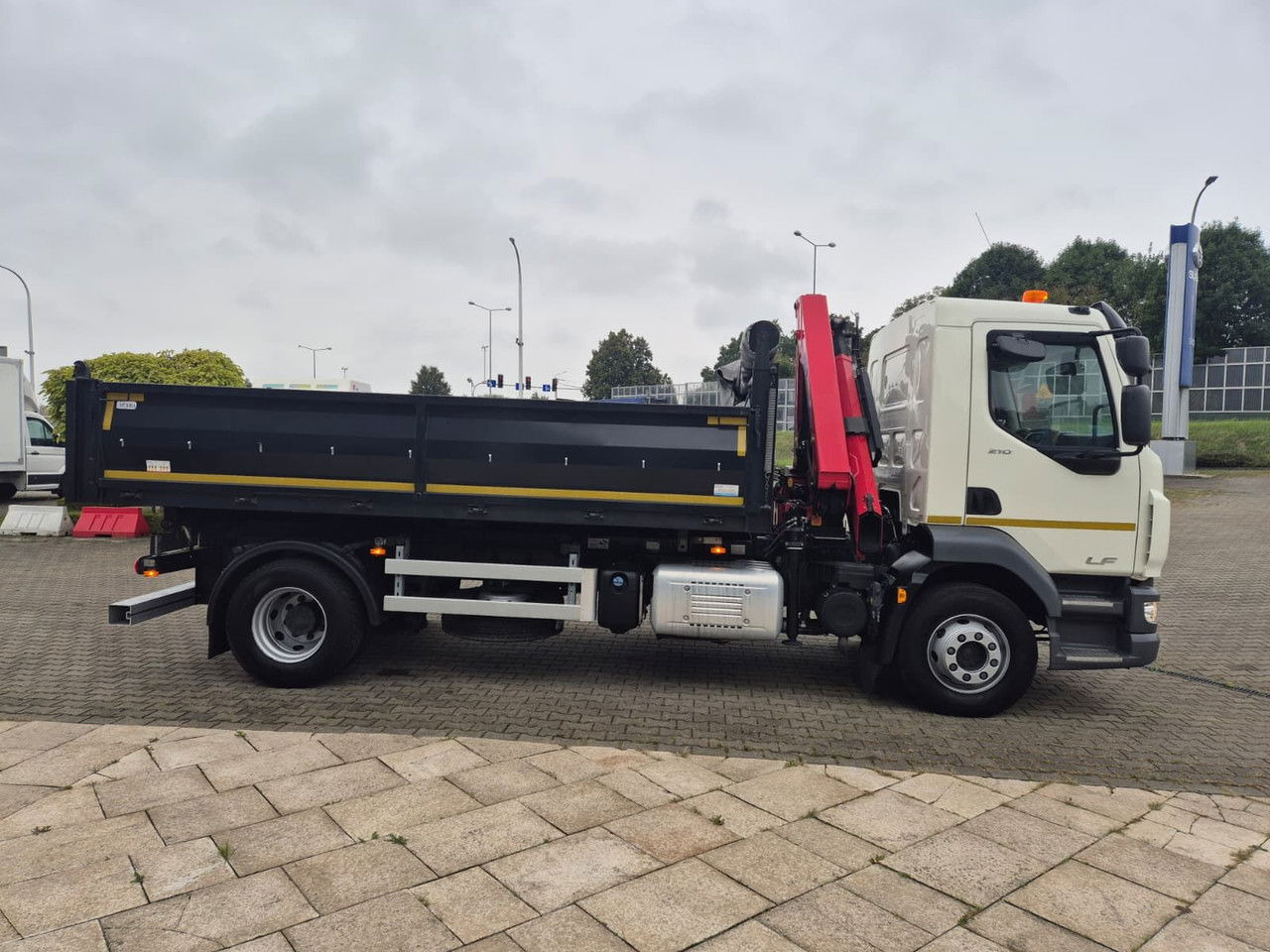 DAF LF 210 HDS HMF / Kipper / Like NEW - Truk jungkit, Truk derek: gambar 5 DAF LF 210 HDS HMF / Kipper / Like NEW - Truk jungkit, Truk derek: gambar 5