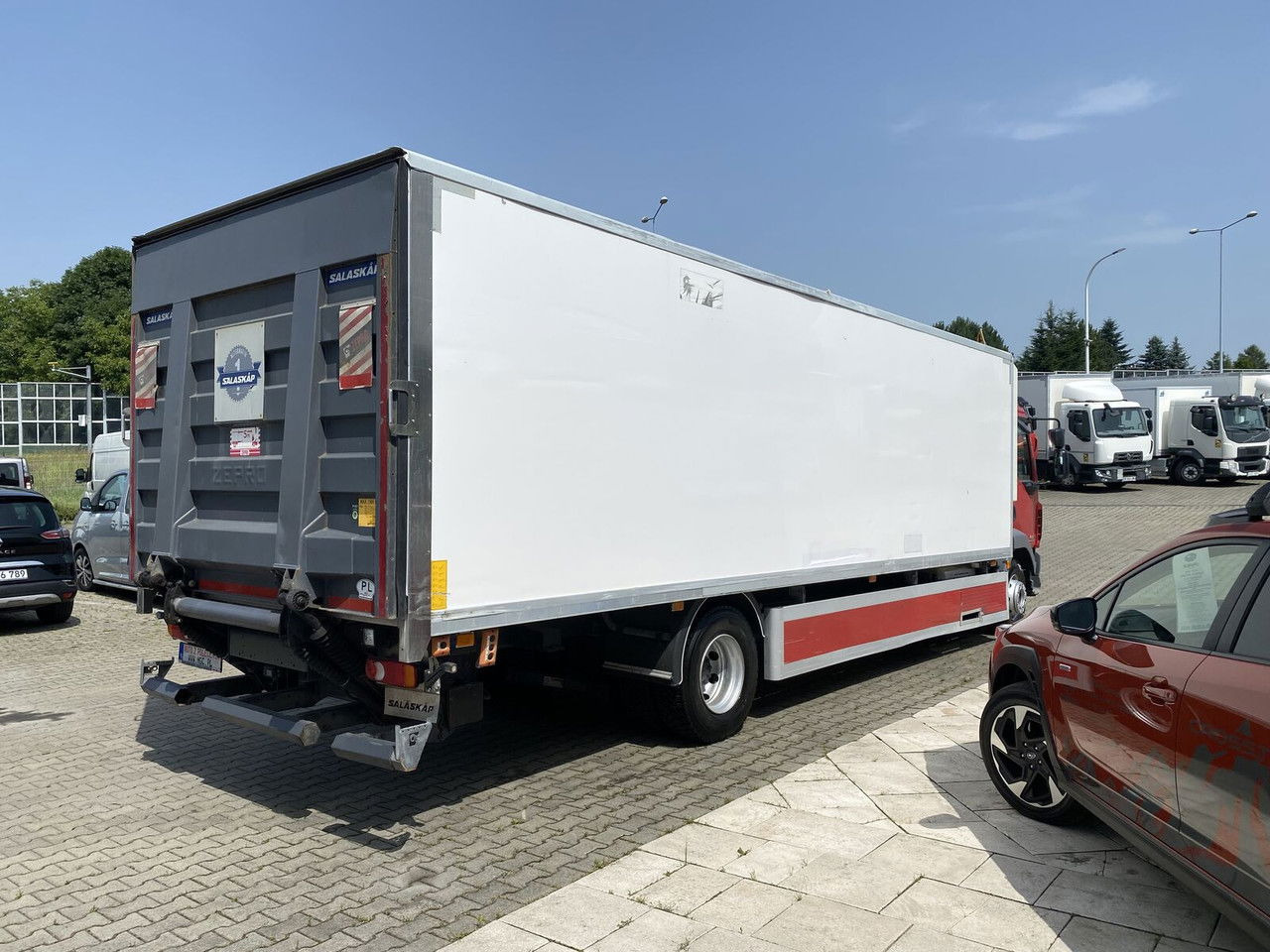 DAF LF 250 E6 AUT / 119TKM / Hulsteins -24 +25 / 18 EP / Serviced - Truk berpendingin: gambar 5 DAF LF 250 E6 AUT / 119TKM / Hulsteins -24 +25 / 18 EP / Serviced - Truk berpendingin: gambar 5
