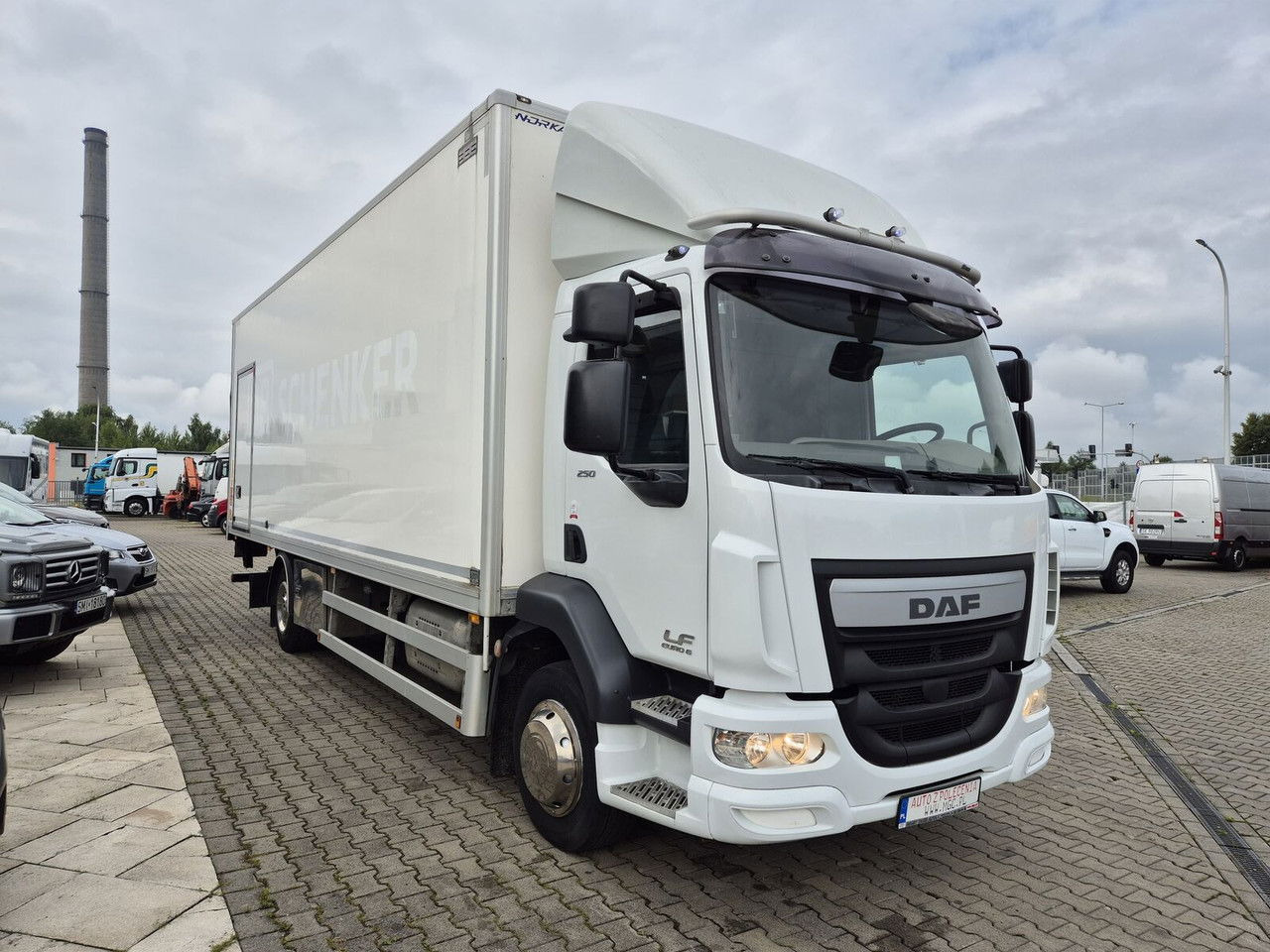 DAF LF 250 FA / 3 Seats / Works Great - Truk box: gambar 4 DAF LF 250 FA / 3 Seats / Works Great - Truk box: gambar 4