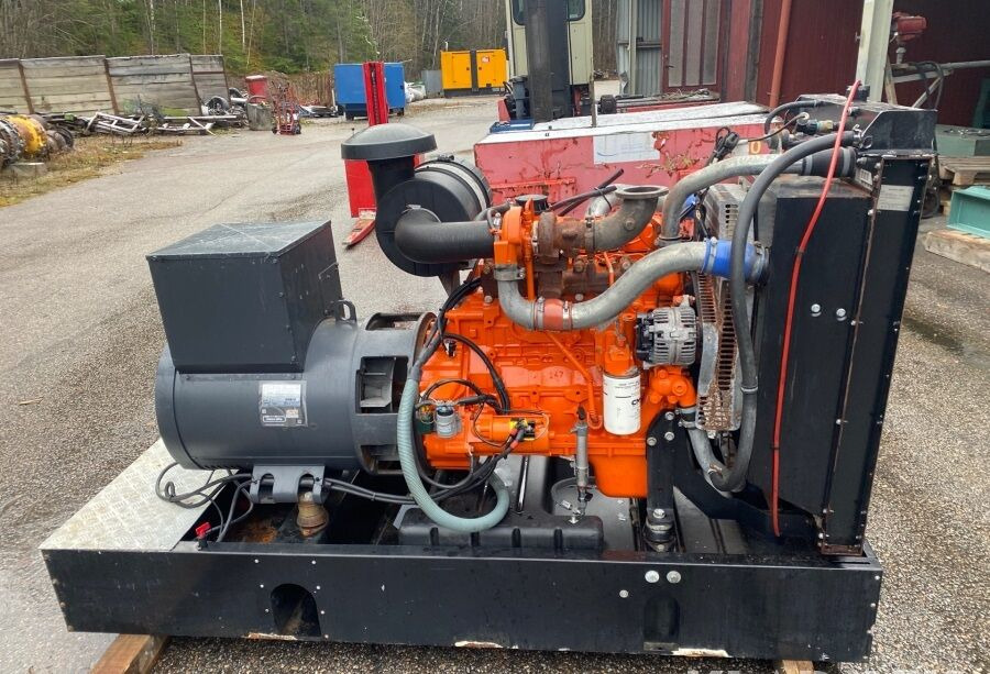 Diversen ECP34 2S4 - Iveco Engine,126kVA,New oils, filters, Mecc Alte ECP34 2S4 - Iveco Engine,126kVA,New oils, filters, Like New - Genset: gambar 3 Diversen ECP34 2S4 - Iveco Engine,126kVA,New oils, filters, Mecc Alte ECP34 2S4 - Iveco Engine,126kVA,New oils, filters, Like New - Genset: gambar 3
