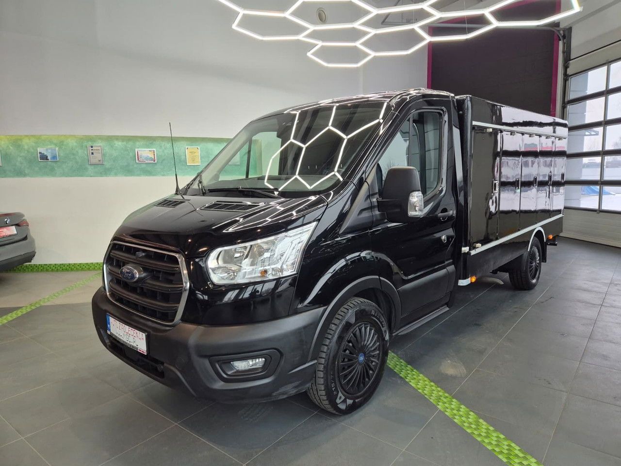 Ford Transit 35 2.0 TDCi / Serviced / 10 Chambers / TOP - Van berpendingin: gambar 2 Ford Transit 35 2.0 TDCi / Serviced / 10 Chambers / TOP - Van berpendingin: gambar 2