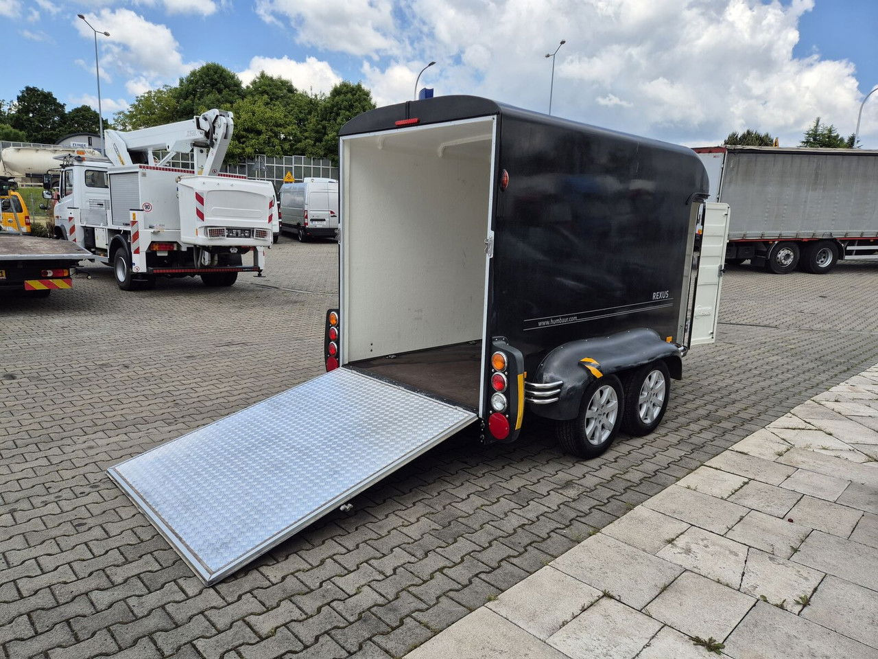 Trailer pengangkut kuda HUMBAUR Rexus 2000 / FOR Transporting 2 Horses, Ponies ANDBreedin: gambar 21
