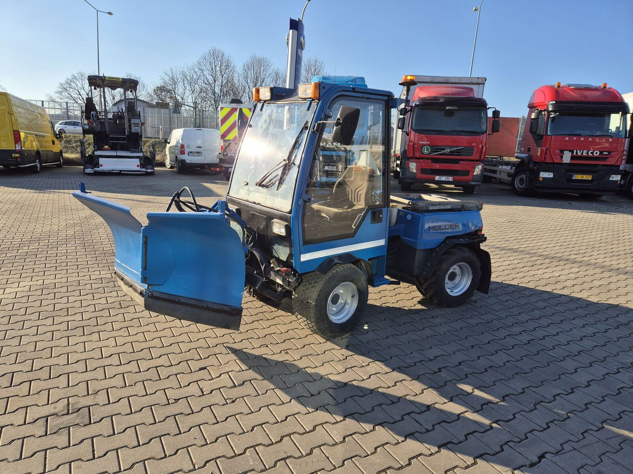 Holder C245 4WD / Tool carrier / Snow plow / PTO Front AN D Rear / 4X4 / - Traktor kota: gambar 1 Holder C245 4WD / Tool carrier / Snow plow / PTO Front AN D Rear / 4X4 / - Traktor kota: gambar 1