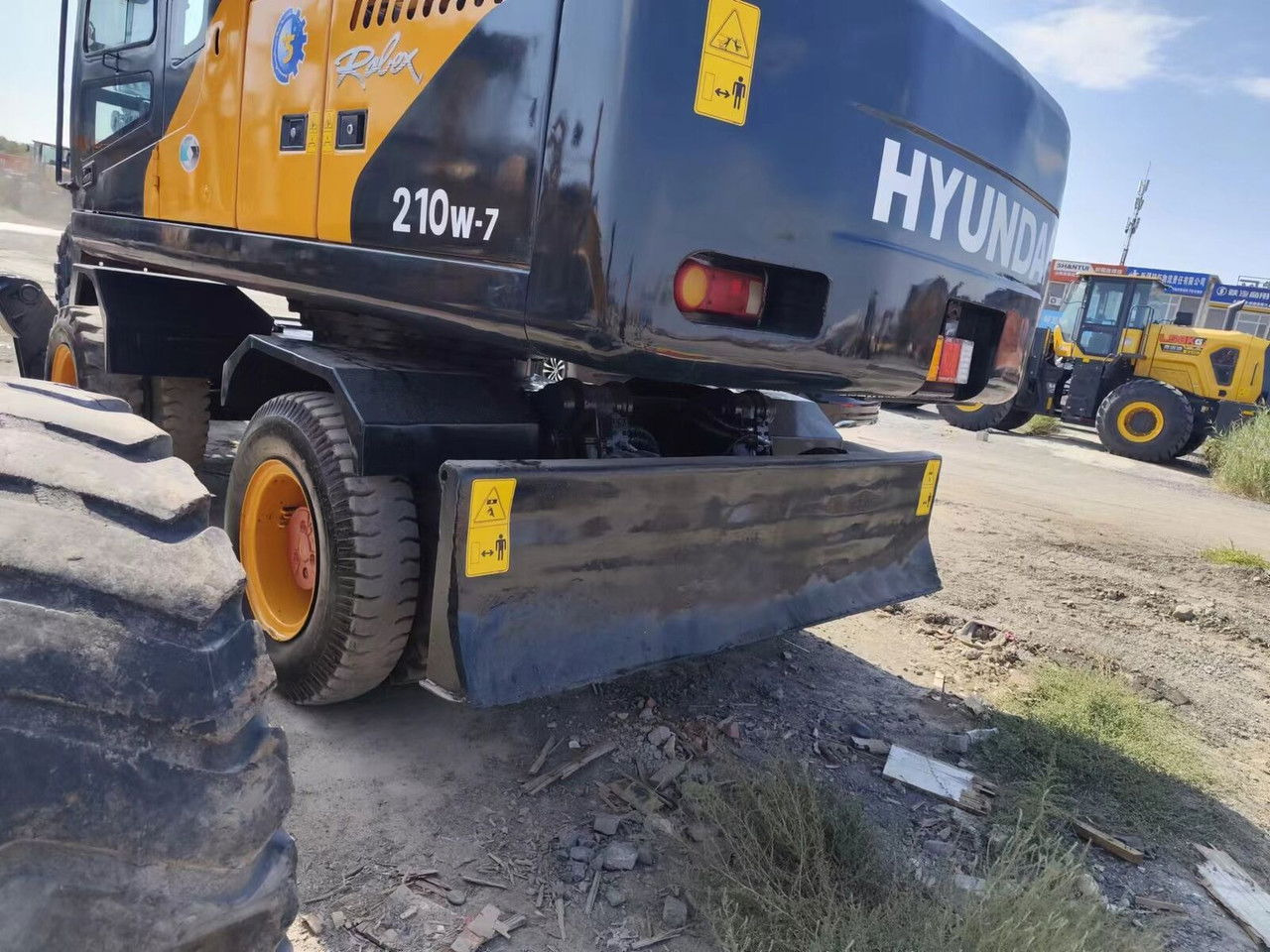 Hyundai R210-7 / Cummins / 1800MTH / Like NEW/20,5Tons/Sp R210-7 / Cummins / 1800MTH / Like NEW/20,5Tons/Special Ofert - Ekskavator roda: gambar 3 Hyundai R210-7 / Cummins / 1800MTH / Like NEW/20,5Tons/Sp R210-7 / Cummins / 1800MTH / Like NEW/20,5Tons/Special Ofert - Ekskavator roda: gambar 3