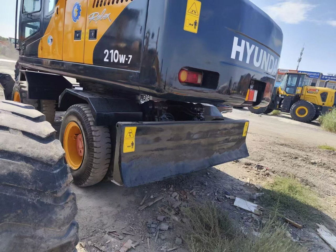 Hyundai R210-7 / Cummins / 1800MTH / Like NEW/20,5Tons/Sp R210-7 / Cummins / 1800MTH / Like NEW/20,5Tons/Special Ofert - Ekskavator roda: gambar 5 Hyundai R210-7 / Cummins / 1800MTH / Like NEW/20,5Tons/Sp R210-7 / Cummins / 1800MTH / Like NEW/20,5Tons/Special Ofert - Ekskavator roda: gambar 5