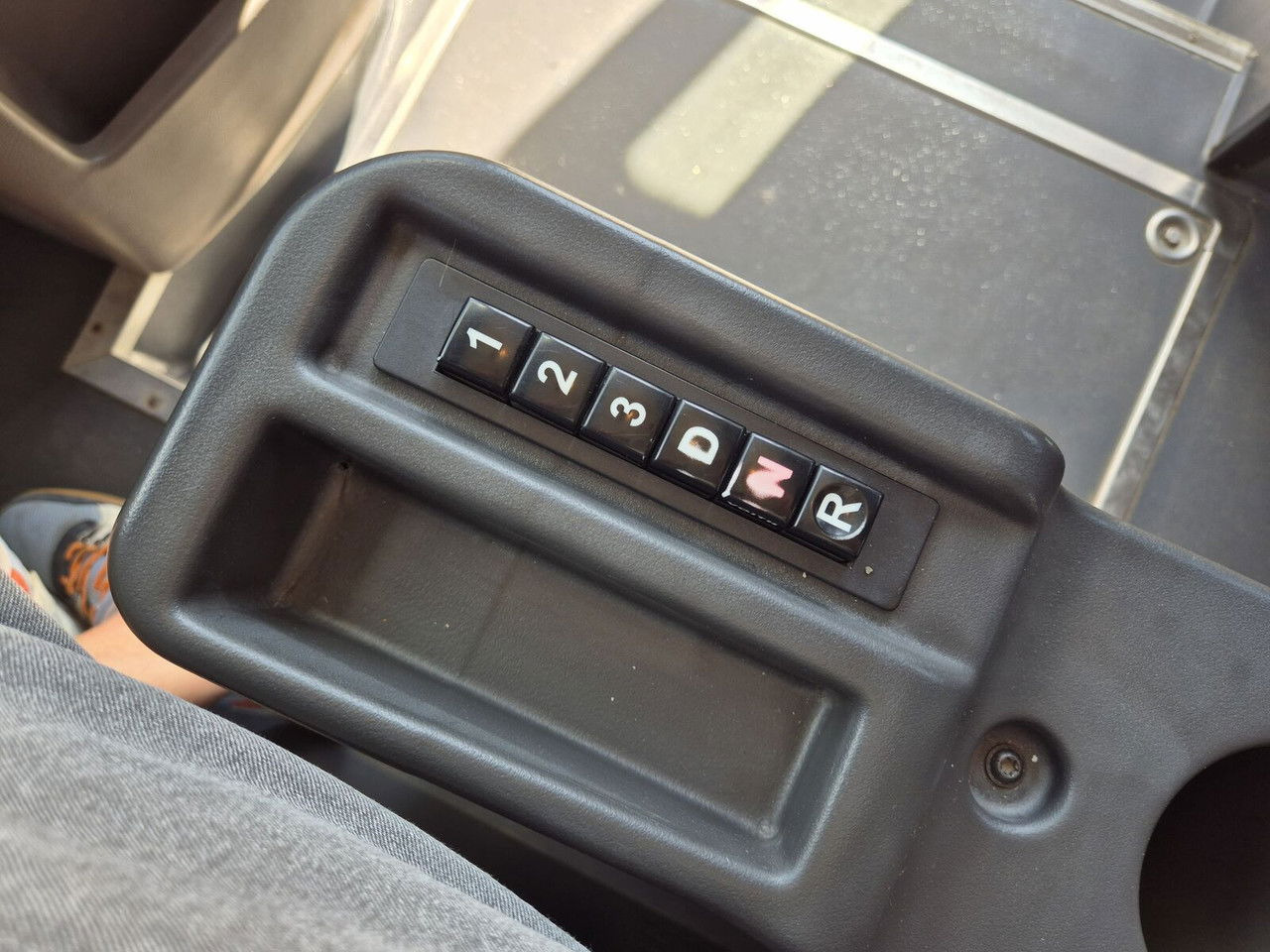 Bus pariwisata IRISBUS Iveco 330 KM / Solar Panels / NEW Equiped: gambar 9 Bus pariwisata IRISBUS Iveco 330 KM / Solar Panels / NEW Equiped: gambar 9