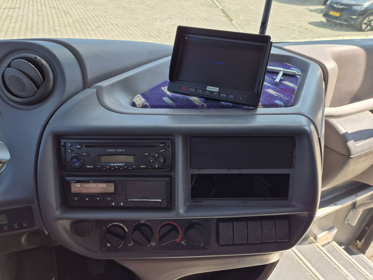 Bus pariwisata IRISBUS Iveco 330 KM / Solar Panels / NEW Equiped: gambar 8 Bus pariwisata IRISBUS Iveco 330 KM / Solar Panels / NEW Equiped: gambar 8