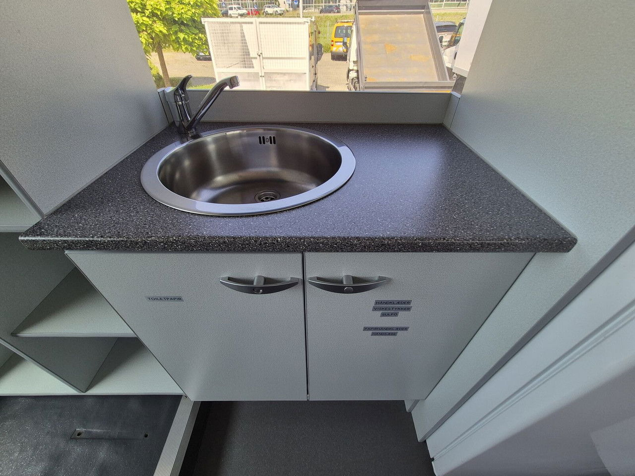 Bus pariwisata IRISBUS Iveco 330 KM / Solar Panels / NEW Equiped: gambar 19 Bus pariwisata IRISBUS Iveco 330 KM / Solar Panels / NEW Equiped: gambar 19