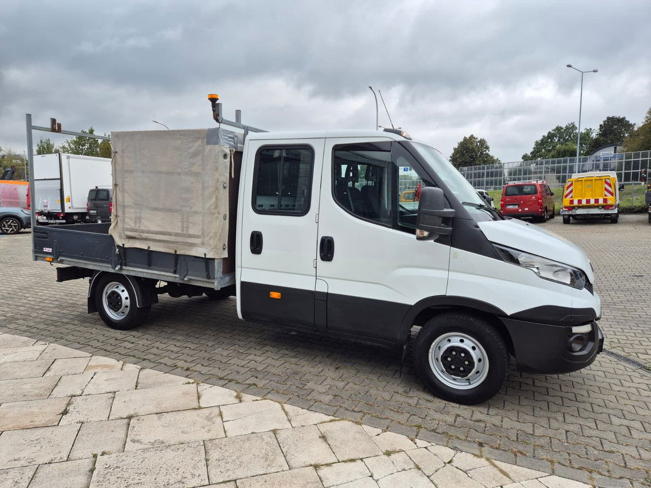 Iveco Daily 35 35S15 / Doka / 1 Owner / LOW KM / 7 Seats - Van flatbed: gambar 5 Iveco Daily 35 35S15 / Doka / 1 Owner / LOW KM / 7 Seats - Van flatbed: gambar 5