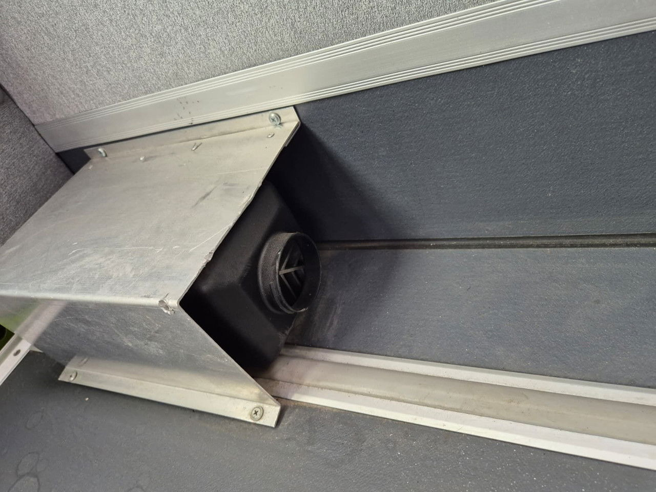 Bus mini, Van penumpang Iveco Daily 35S12 Hi-Matic / 10 Seats / Super Condition: gambar 27