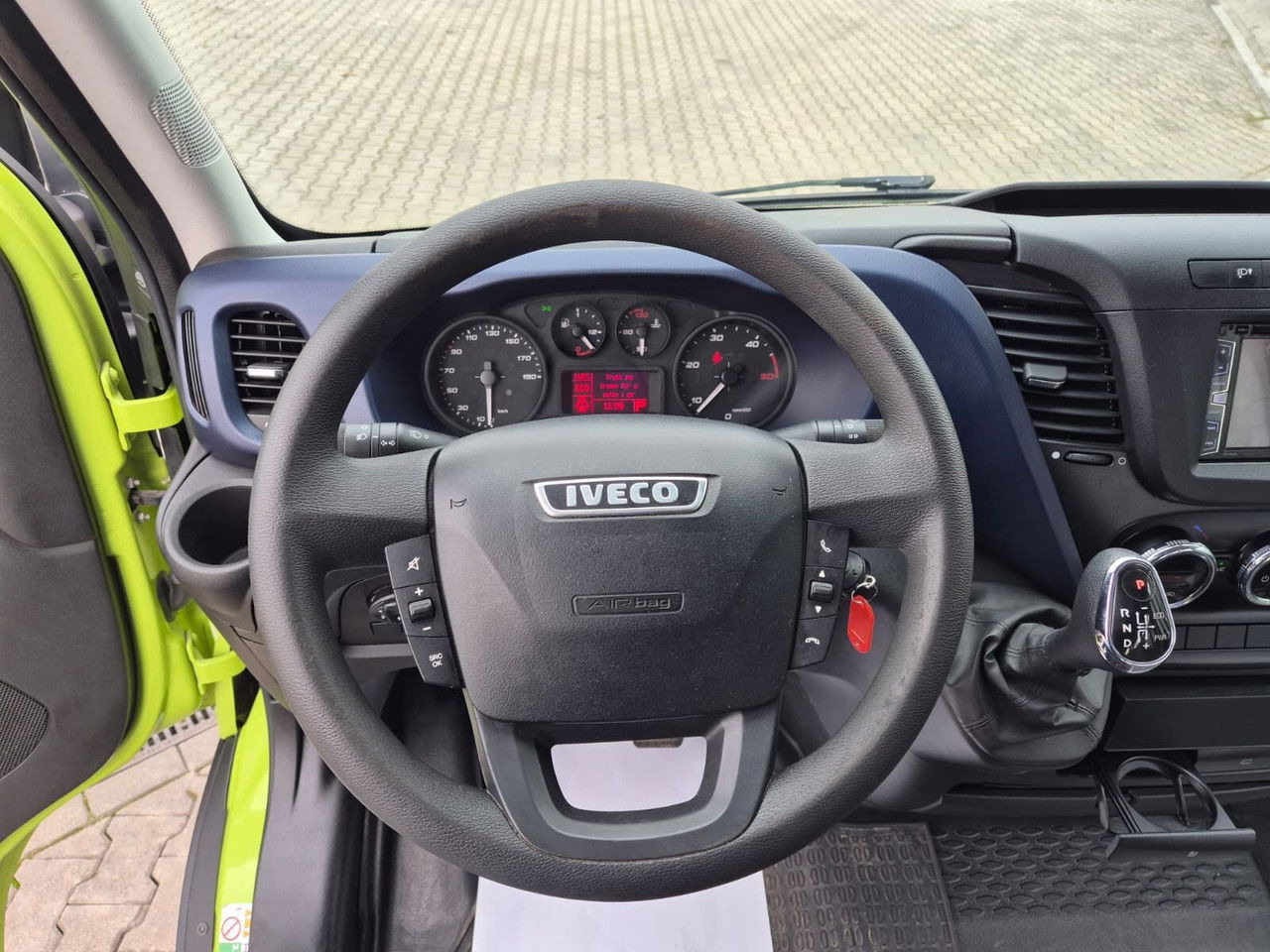 Bus mini, Van penumpang Iveco Daily 35S12 Hi-Matic / 10 Seats / Super Condition: gambar 17