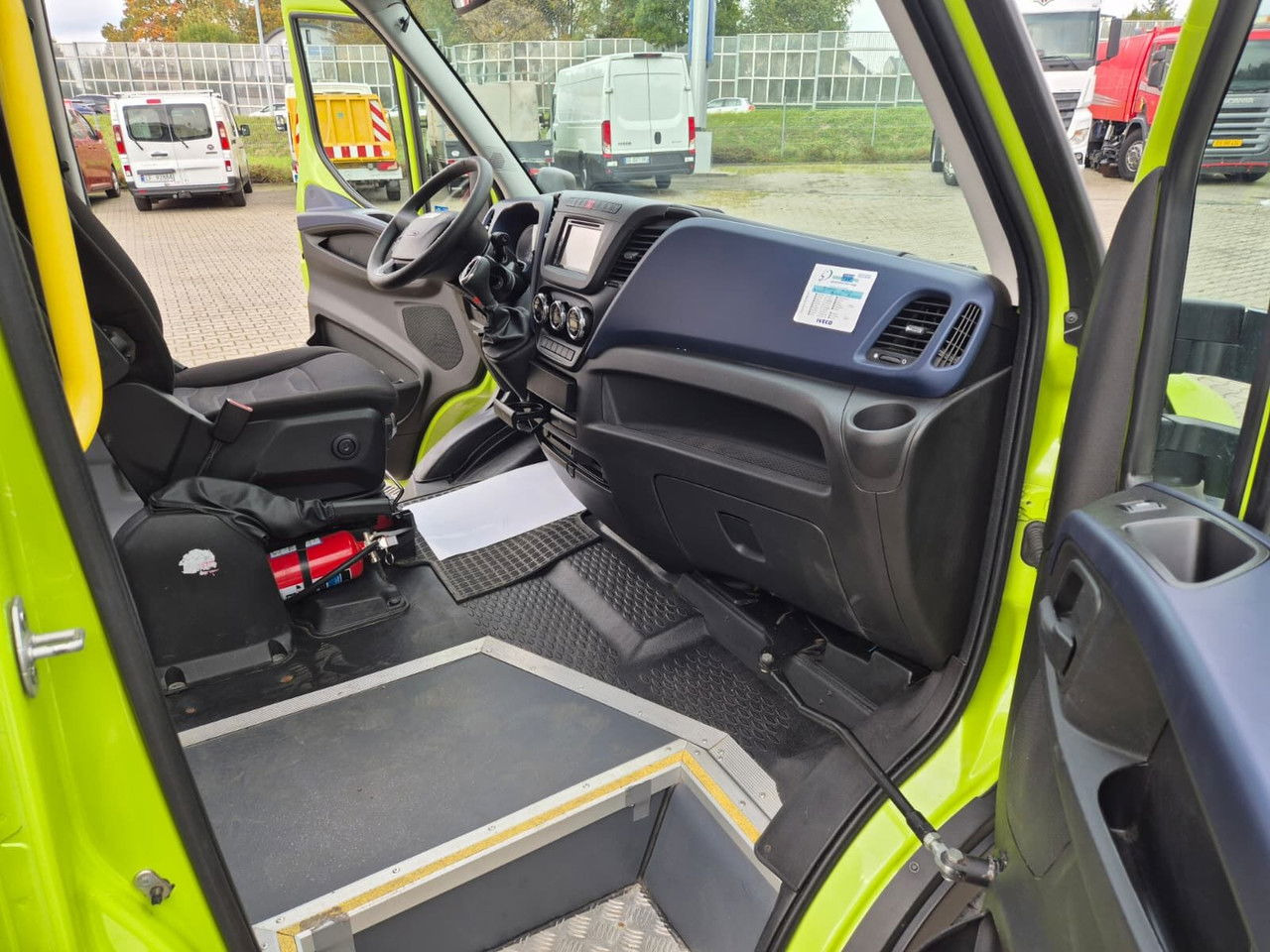 Bus mini, Van penumpang Iveco Daily 35S12 Hi-Matic / 10 Seats / Super Condition: gambar 22