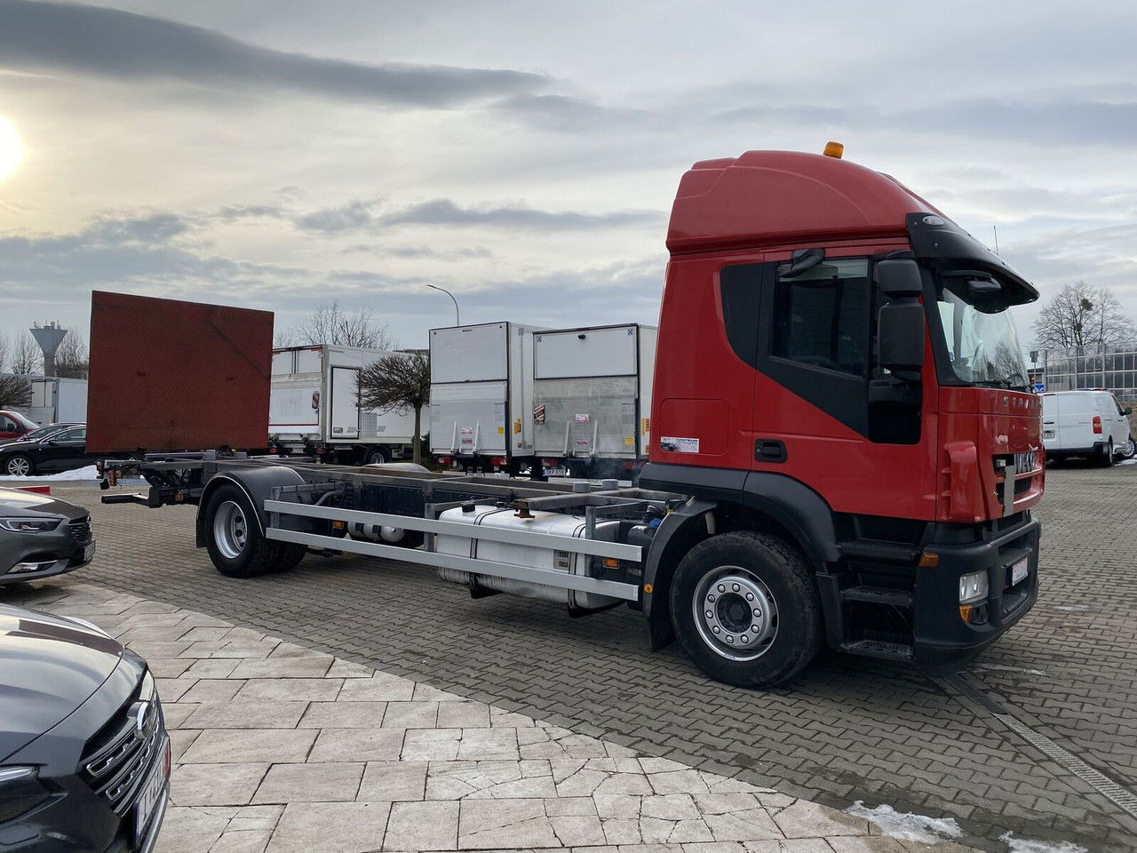 Iveco Stralis 360 AT 190 / Euro 5 / NEW Service / Long Frame - Truk sasis: gambar 5 Iveco Stralis 360 AT 190 / Euro 5 / NEW Service / Long Frame - Truk sasis: gambar 5