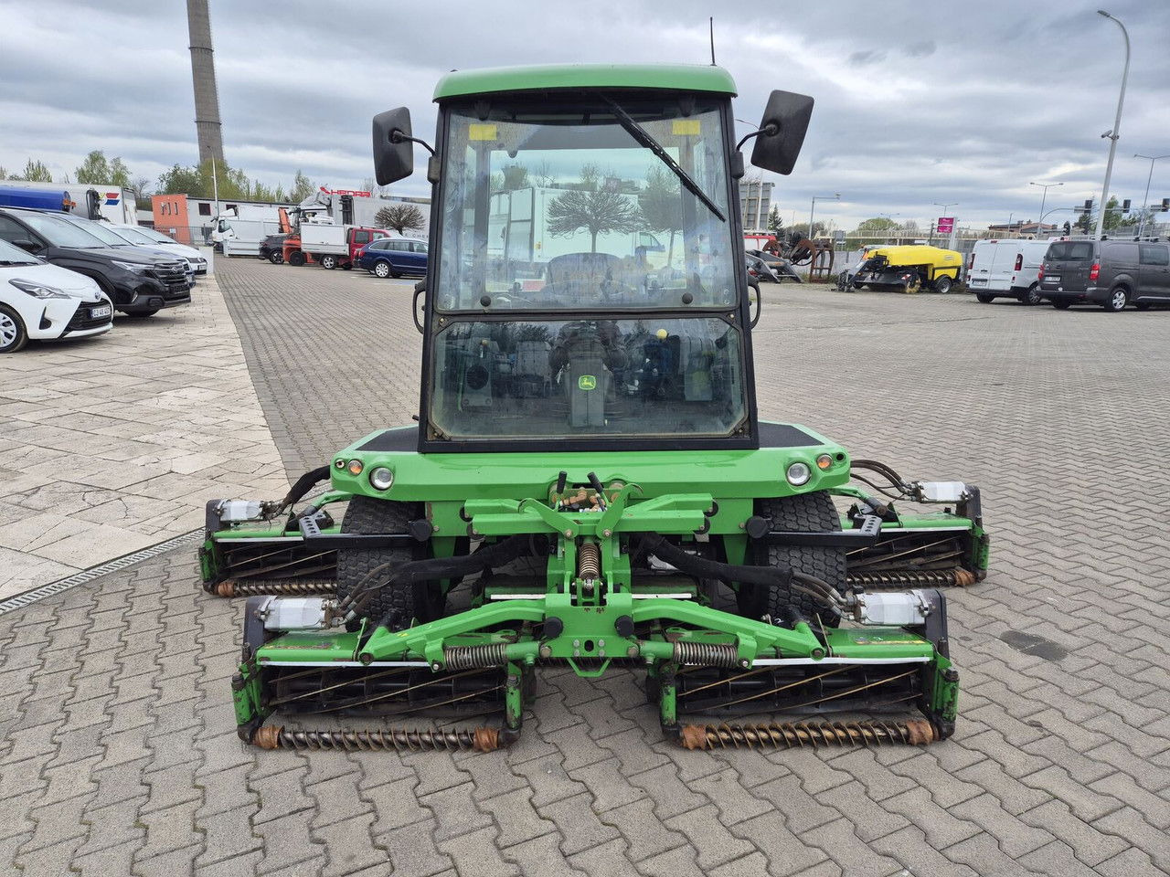 JOHN DEERE 1905 4WD / 2010 / Serviced / Cabin - Mesin pemotong rumput: gambar 3 JOHN DEERE 1905 4WD / 2010 / Serviced / Cabin - Mesin pemotong rumput: gambar 3