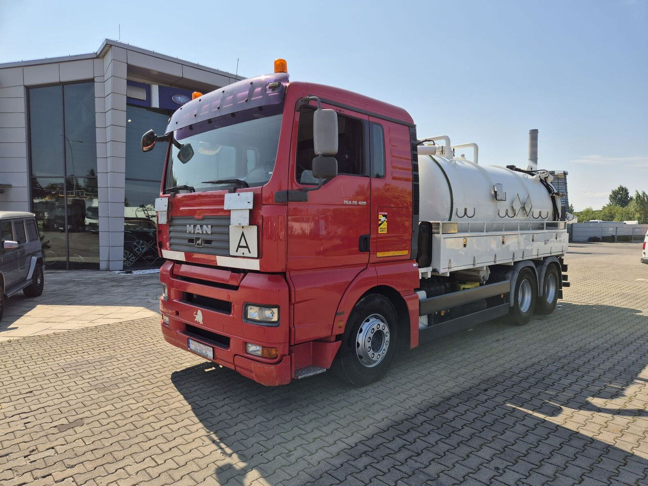 MAN TGA 26.400 ADR / Jurop / 6X4 / capt12m3+1m3 / Technical warra - Truk vakum: gambar 1 MAN TGA 26.400 ADR / Jurop / 6X4 / capt12m3+1m3 / Technical warra - Truk vakum: gambar 1