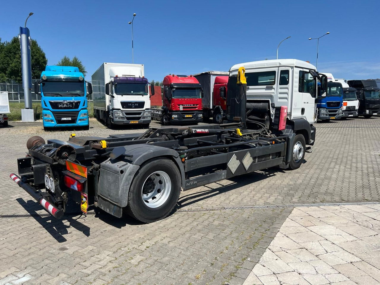 MAN TGS 18.320 - Pengangkut kontainer/ Container truck: gambar 5 MAN TGS 18.320 - Pengangkut kontainer/ Container truck: gambar 5