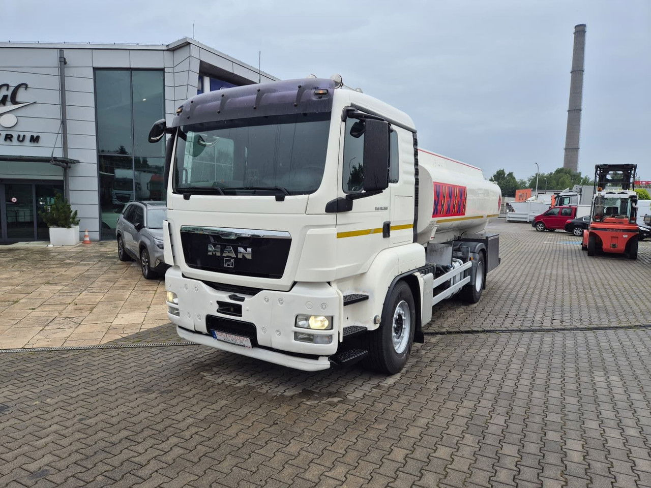 MAN TGS 18.360 OIL Transport / Good Condition - Truk tangki: gambar 4 MAN TGS 18.360 OIL Transport / Good Condition - Truk tangki: gambar 4