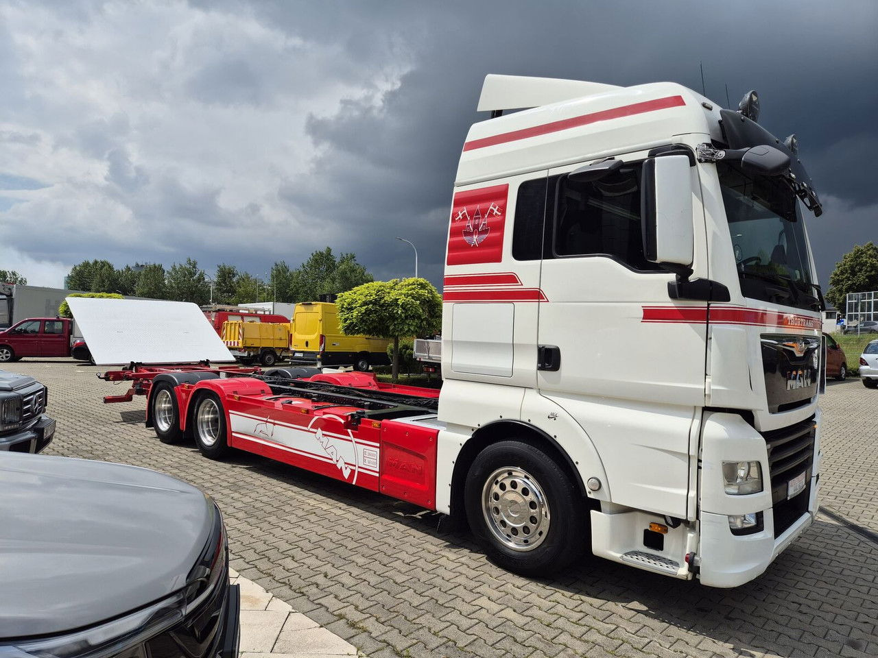 MAN TGX 28 28.420 , 6x2-2 LL / Trailer HFR KM 20 / 1 Owner / E6 /Techni - Pengangkut kontainer/ Container truck: gambar 5 MAN TGX 28 28.420 , 6x2-2 LL / Trailer HFR KM 20 / 1 Owner / E6 /Techni - Pengangkut kontainer/ Container truck: gambar 5