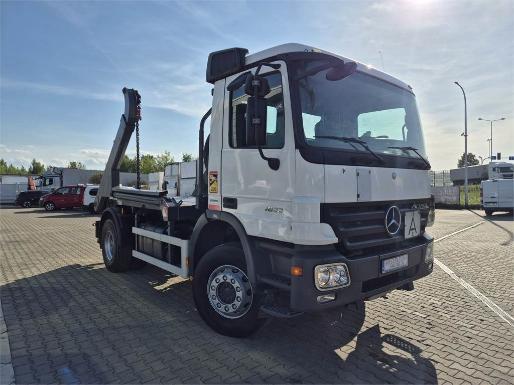 Mercedes-Benz Actros 1832 / FORNAL 180 / 1 OWNER / SERVICED! - Truk skip loader: gambar 1 Mercedes-Benz Actros 1832 / FORNAL 180 / 1 OWNER / SERVICED! - Truk skip loader: gambar 1