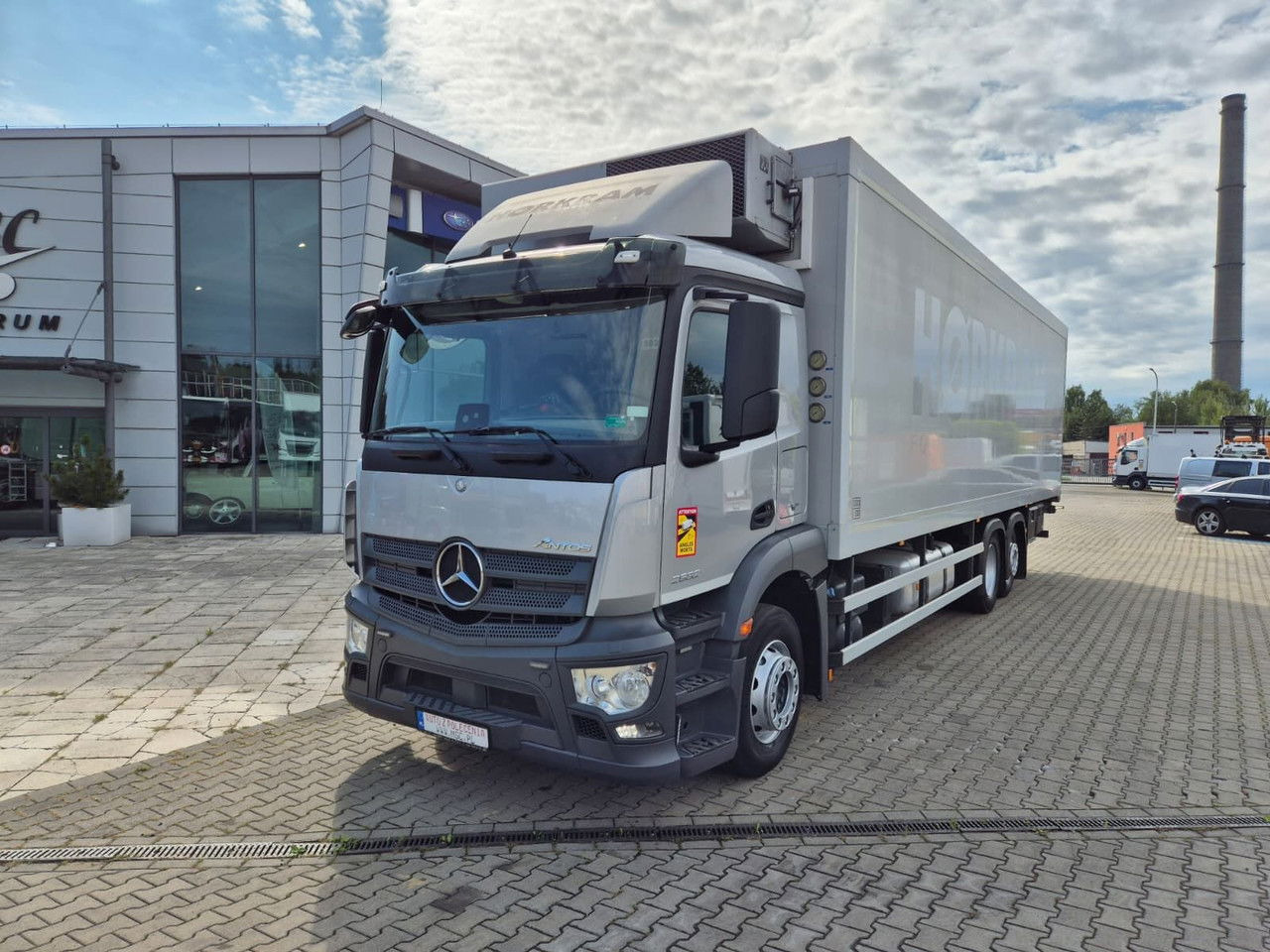 Mercedes-Benz Antos 2532 L / Frigoblock / 1 Owner / Works Great - Truk berpendingin: gambar 3 Mercedes-Benz Antos 2532 L / Frigoblock / 1 Owner / Works Great - Truk berpendingin: gambar 3