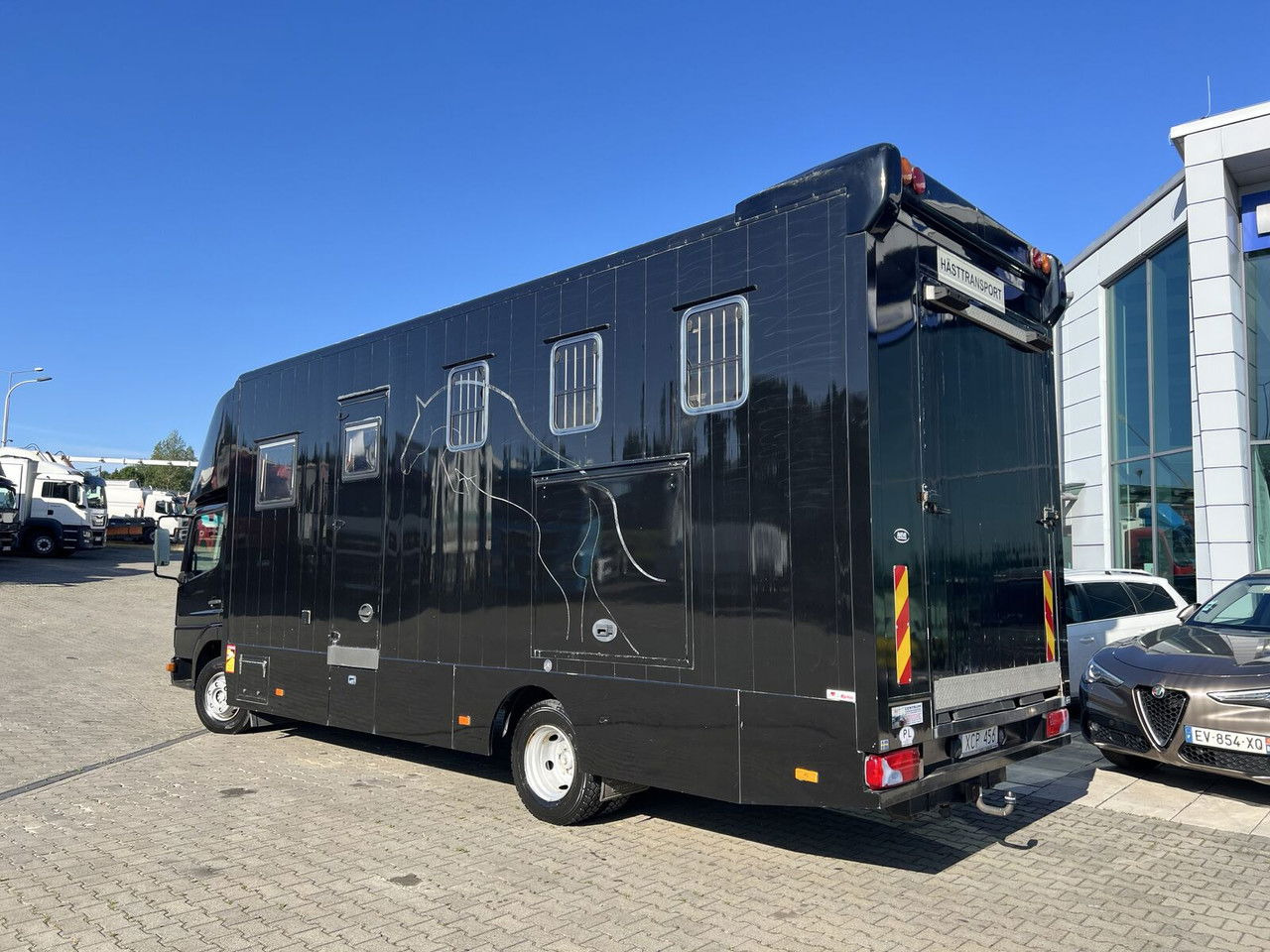 Mercedes-Benz Atego 815 For 4 horses + 3 people / like camper - Truk pengangkut kuda: gambar 4 Mercedes-Benz Atego 815 For 4 horses + 3 people / like camper - Truk pengangkut kuda: gambar 4