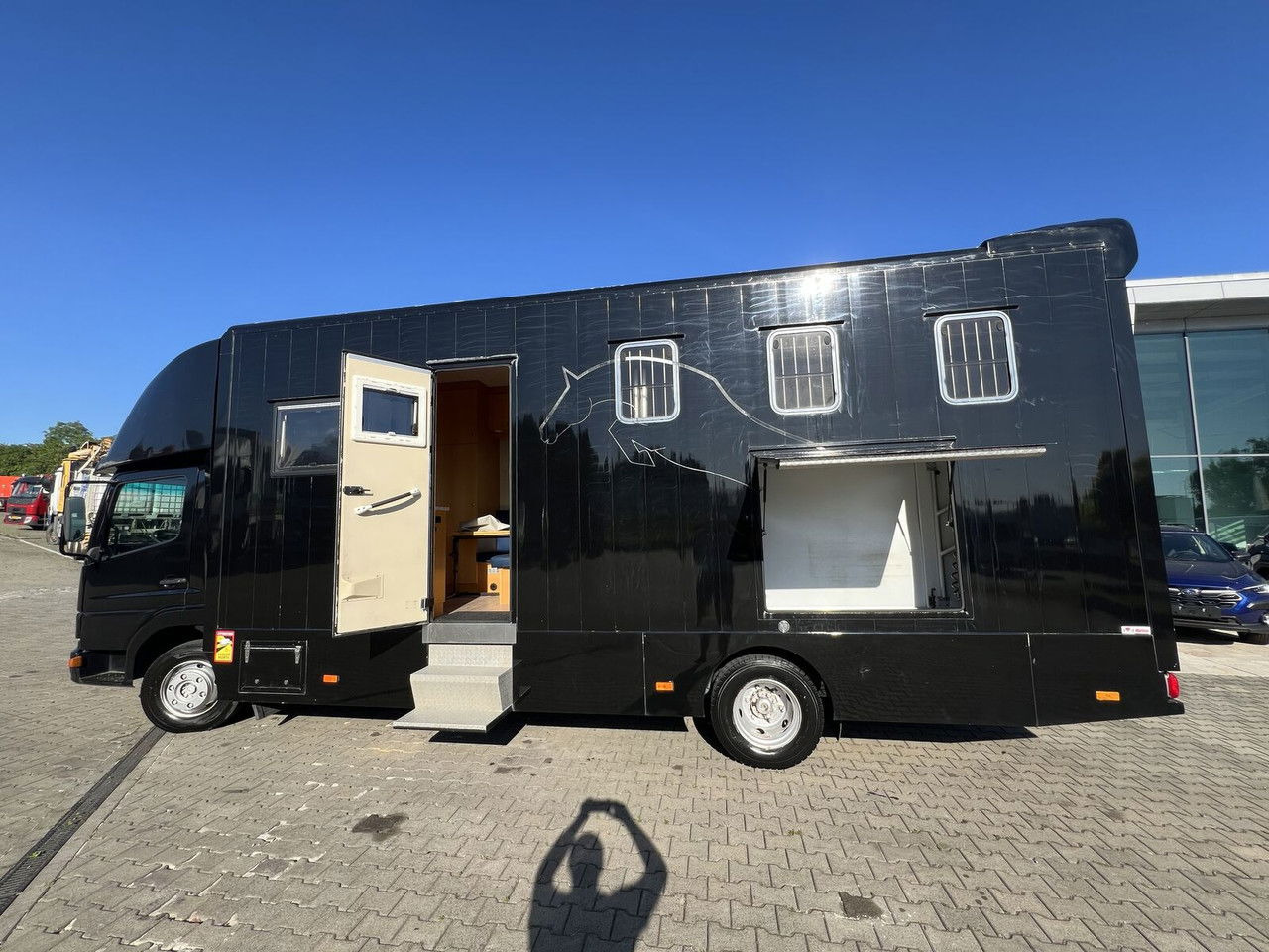 Mercedes-Benz Atego 815 For 4 horses + 3 people / like camper - Truk pengangkut kuda: gambar 2 Mercedes-Benz Atego 815 For 4 horses + 3 people / like camper - Truk pengangkut kuda: gambar 2