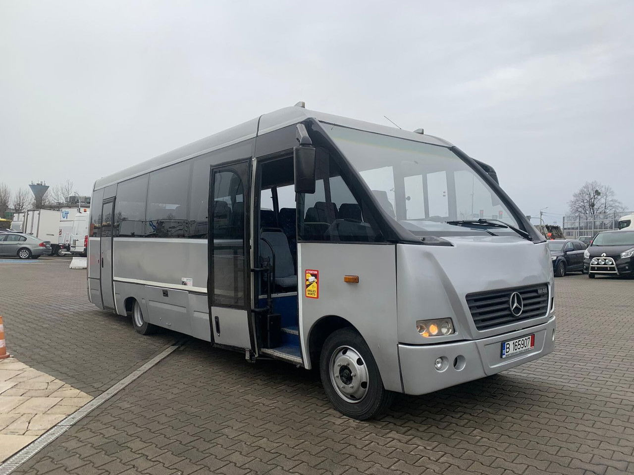 Mercedes-Benz Vario 814 814D, Mediano, Cibro, Vario,33 seats, E4, Wide Body Mercedes-Benz Vario 814 814D, Mediano, Cibro, Vario,33 seats, E4, Wide Body - Bus pinggiran kota: gambar 1 Mercedes-Benz Vario 814 814D, Mediano, Cibro, Vario,33 seats, E4, Wide Body Mercedes-Benz Vario 814 814D, Mediano, Cibro, Vario,33 seats, E4, Wide Body - Bus pinggiran kota: gambar 1