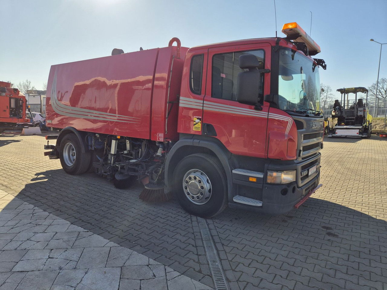 Scania P230 4X2 / Sweeper / Johnston VX800 / Sprayer / LOW Mileage / Scania P230 4X2 / Sweeper / Johnston VX800 / Sprayer / LOW Mileage / - Penyapu jalan: gambar 5 Scania P230 4X2 / Sweeper / Johnston VX800 / Sprayer / LOW Mileage / Scania P230 4X2 / Sweeper / Johnston VX800 / Sprayer / LOW Mileage / - Penyapu jalan: gambar 5