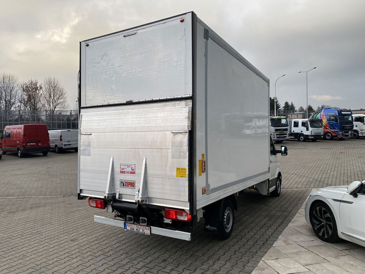Van box Volkswagen Crafter 2.0 TDI 177HP / High Container / Lift 750KG / Super Cond: gambar 11