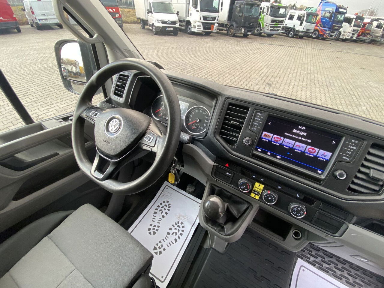 Van box Volkswagen Crafter 2.0 TDI 177HP / High Container / Lift 750KG / Super Cond: gambar 18