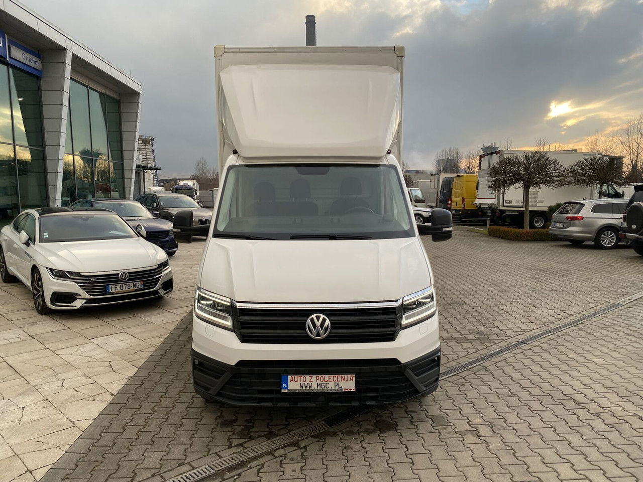 Volkswagen Crafter 2.0 TDI 177HP / High Container / Lift 750KG / Super Cond - Van box: gambar 5 Volkswagen Crafter 2.0 TDI 177HP / High Container / Lift 750KG / Super Cond - Van box: gambar 5