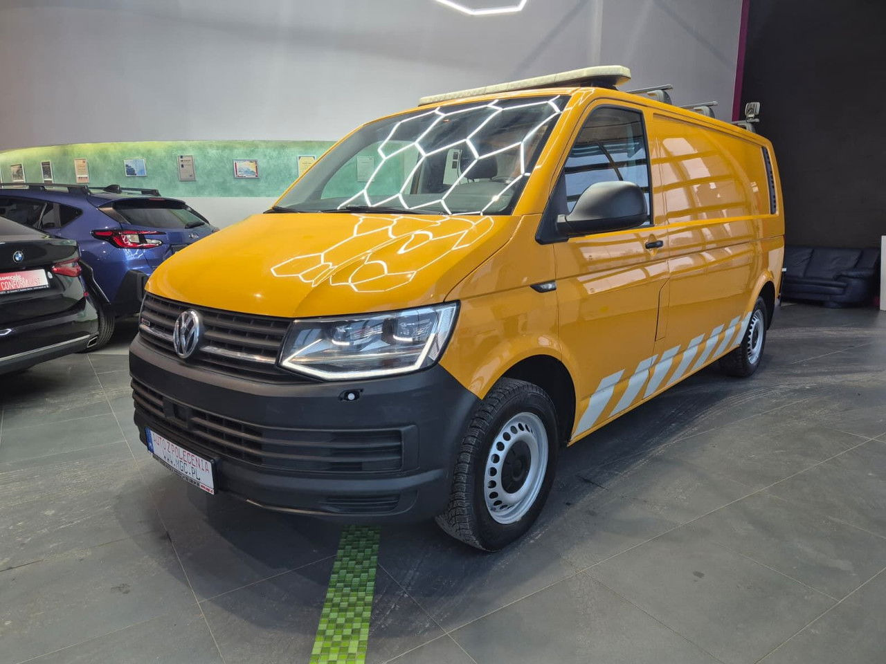 Volkswagen Transporter T6 / 4X4 / 4Motion / Serviced - Van box: gambar 2 Volkswagen Transporter T6 / 4X4 / 4Motion / Serviced - Van box: gambar 2