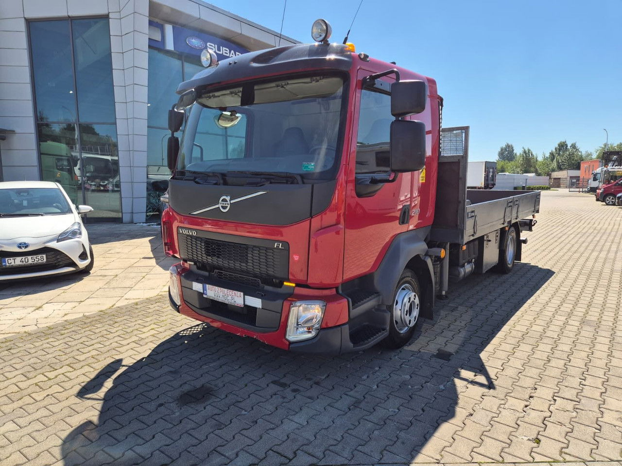 Volvo FL 210 1 Owner / LOW KM / Fassi - Truk flatbed, Truk derek: gambar 2 Volvo FL 210 1 Owner / LOW KM / Fassi - Truk flatbed, Truk derek: gambar 2