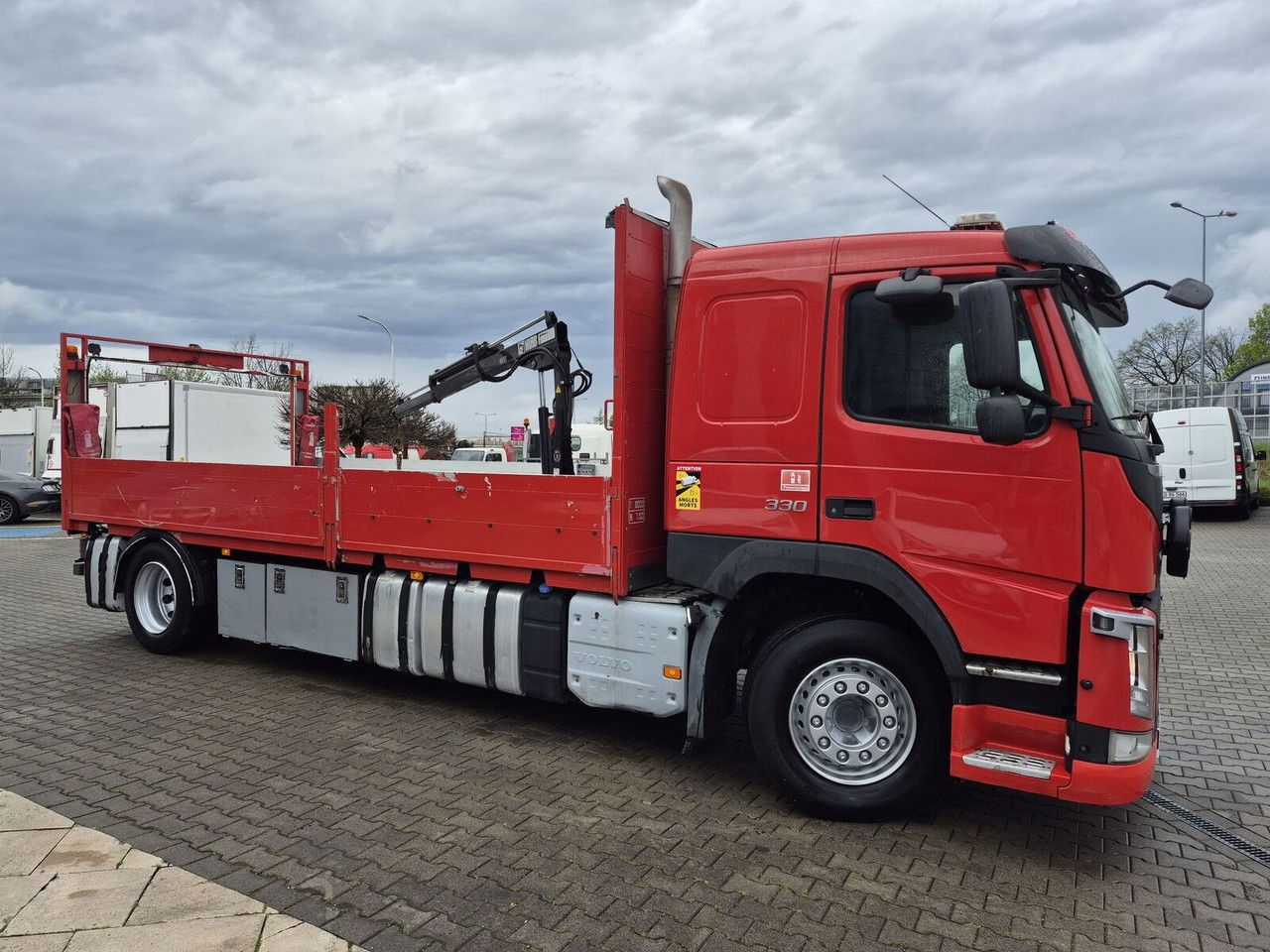 Volvo FM 330 HDS Hiab / 1 Owner / Euro 6 / Serviced - Truk flatbed, Truk derek: gambar 1 Volvo FM 330 HDS Hiab / 1 Owner / Euro 6 / Serviced - Truk flatbed, Truk derek: gambar 1