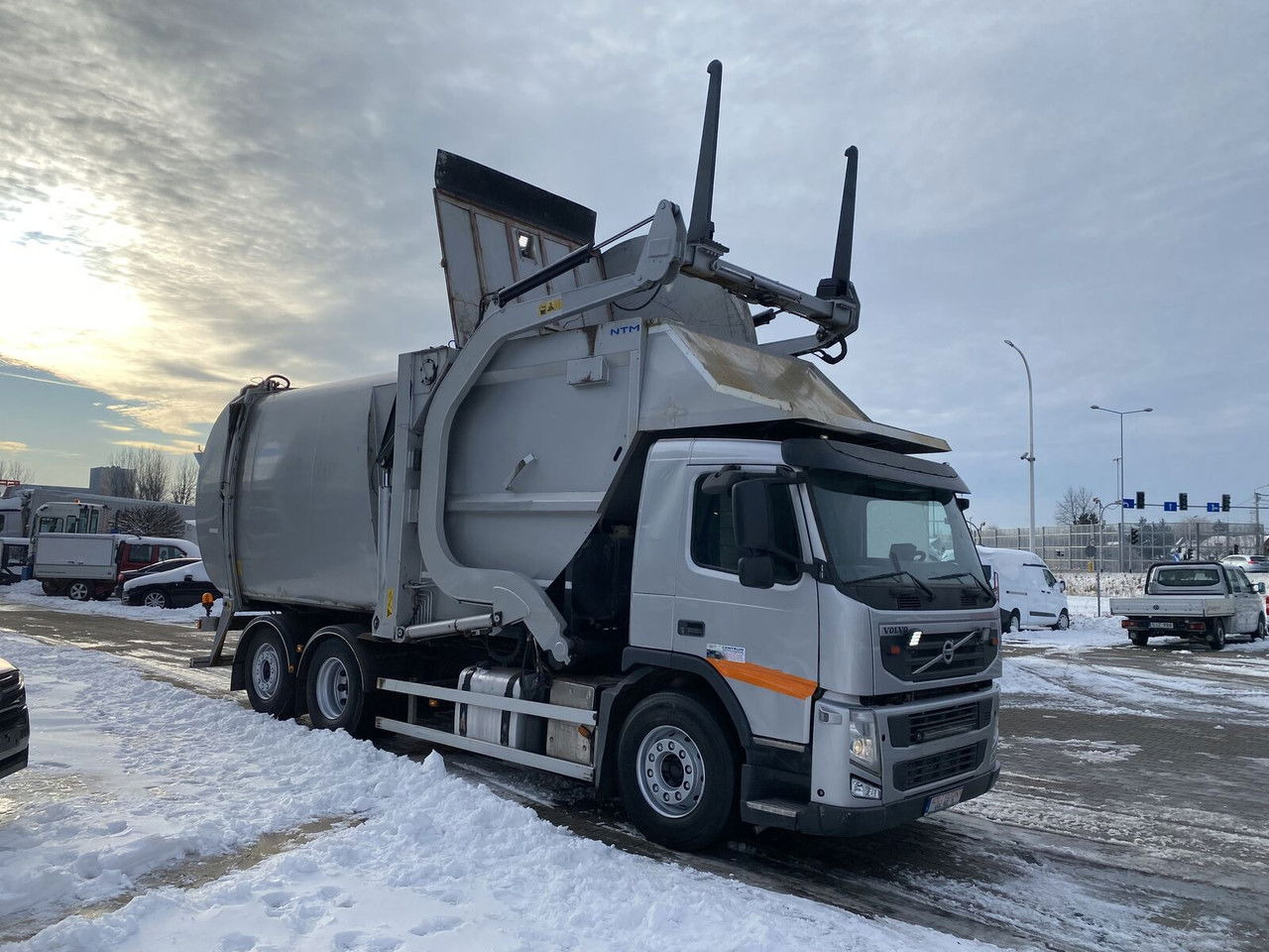 Volvo FM 420 6X2 / NTM / Super Condition - Truk sampah: gambar 1 Volvo FM 420 6X2 / NTM / Super Condition - Truk sampah: gambar 1
