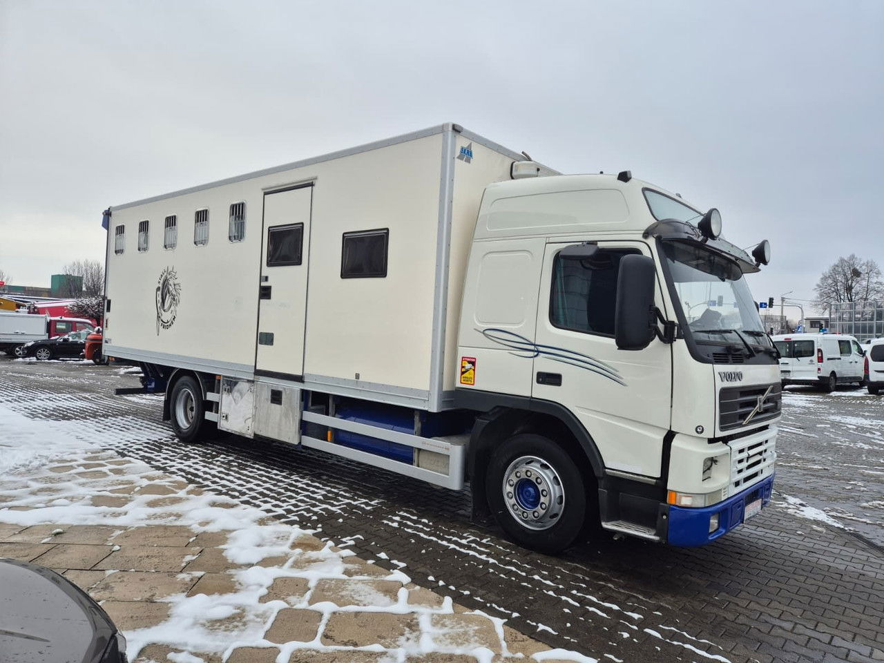 Volvo FM 7 5 Horses / Live Cabin / 1 Owner / Serviced - Truk pengangkut kuda: gambar 5 Volvo FM 7 5 Horses / Live Cabin / 1 Owner / Serviced - Truk pengangkut kuda: gambar 5