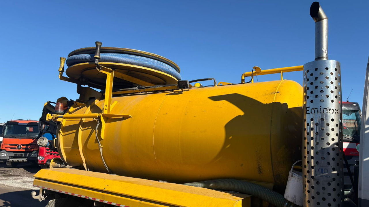 DAF AE55 4x2 vacuum + pressure truck - 8000 liters - Truk vakum: gambar 4 DAF AE55 4x2 vacuum + pressure truck - 8000 liters - Truk vakum: gambar 4